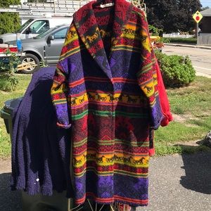 Wool coat w drop shoulder,